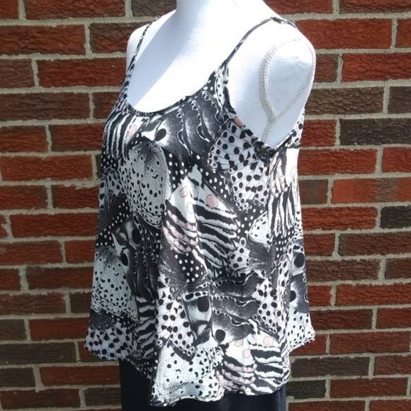 Apt. 9 Essentials Spaghetti Strap Top Size Medium - Picture 2 of 4